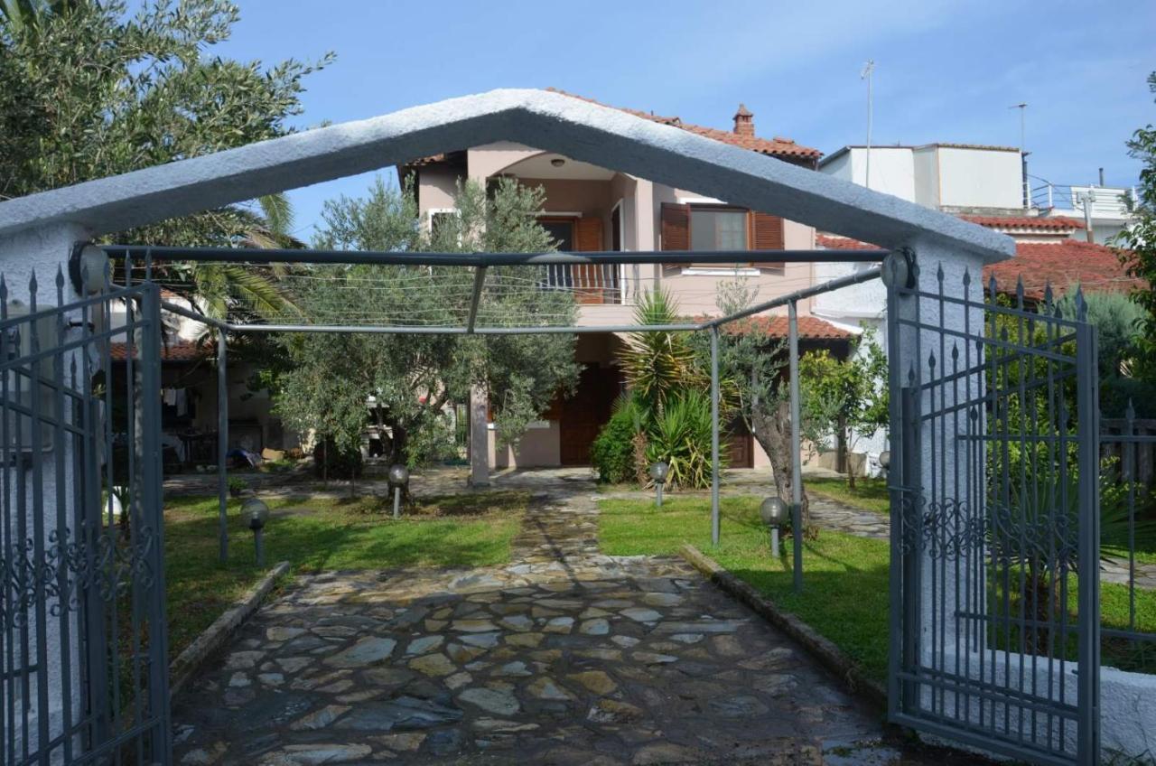 Holiday Home Near The Sea Néa Meságkala Exterior foto