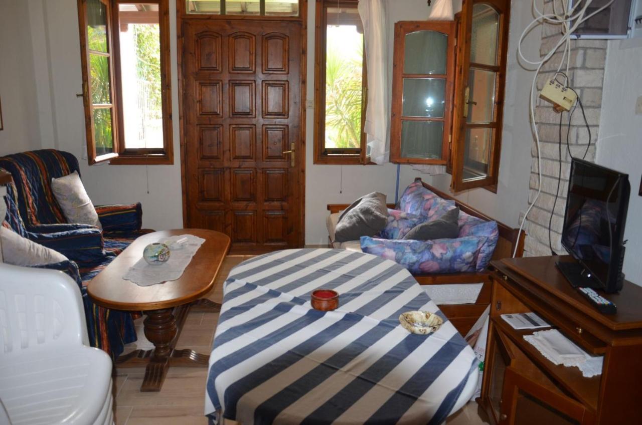 Holiday Home Near The Sea Néa Meságkala Exterior foto